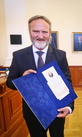 Dr. Fűzfa Balázs megyei kitüntetést kapott