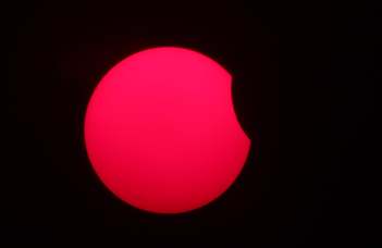 Ilyen volt a napfogyatkozás az ELTE SEK csillagvizsgálójából